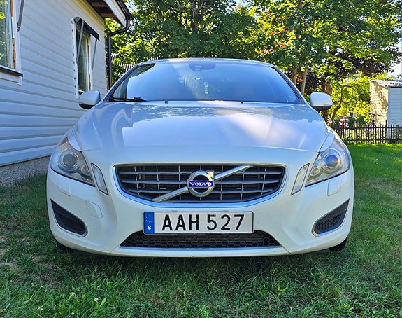 Volvo S60 3 of 16