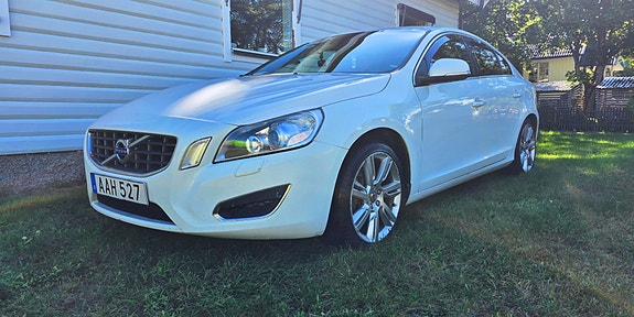 Volvo S60 4 of 16