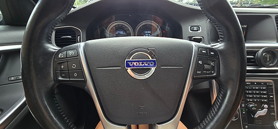 Volvo S60 12 of 16