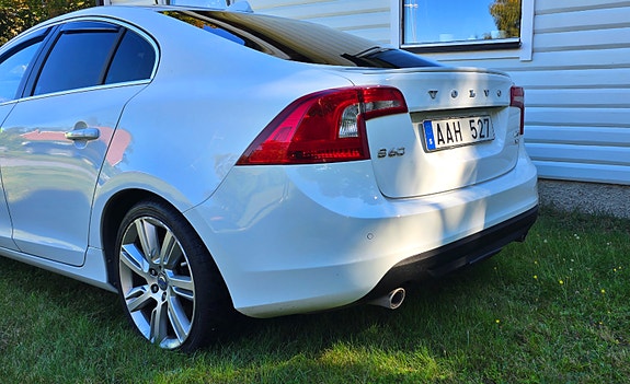 Volvo S60 7 of 16