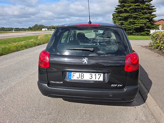 Peugeot 207 SW 3 of 5