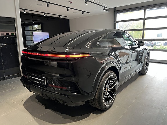Porsche Cayenne Coupe 8 of 30