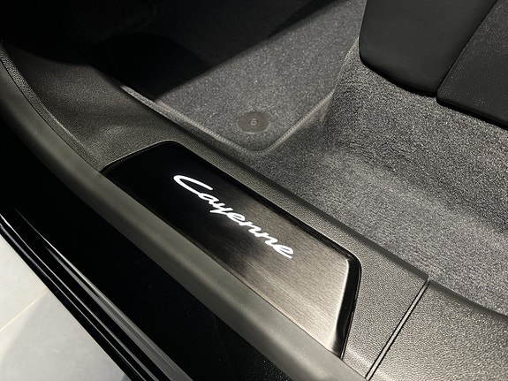 Porsche Cayenne Coupe 13 of 30