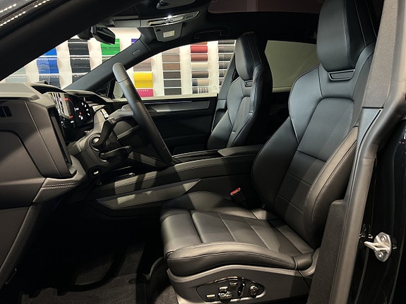 Porsche Cayenne Coupe 17 of 30