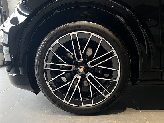 Porsche Cayenne Coupe 5 of 30