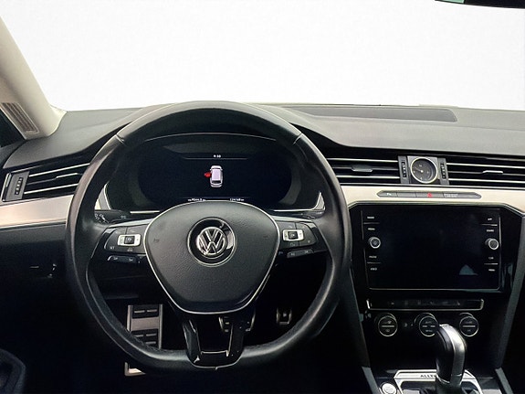 Volkswagen Passat Alltrack 12 of 30