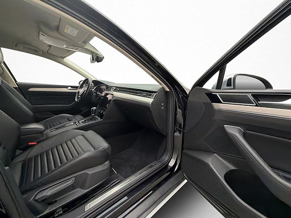 Volkswagen Passat Alltrack 26 of 30