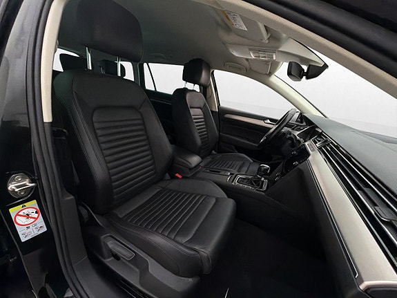Volkswagen Passat Alltrack 25 of 30
