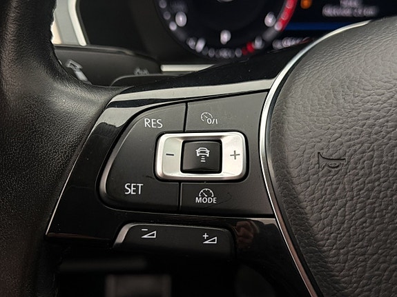 Volkswagen Passat Alltrack 14 of 30