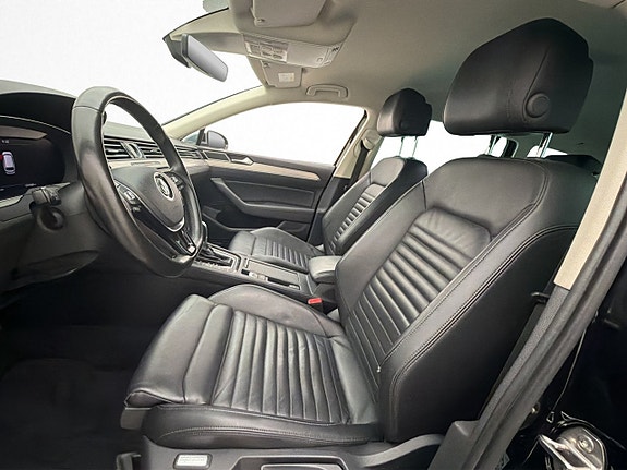 Volkswagen Passat Alltrack 10 of 30