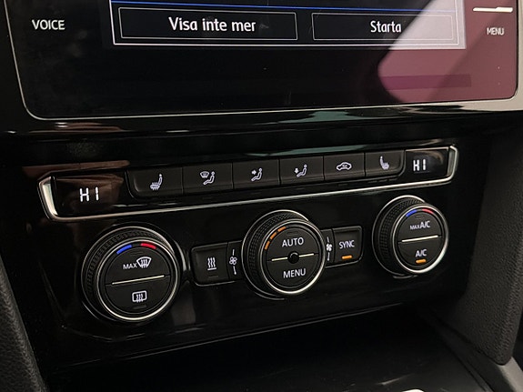 Volkswagen Passat Alltrack 21 of 30