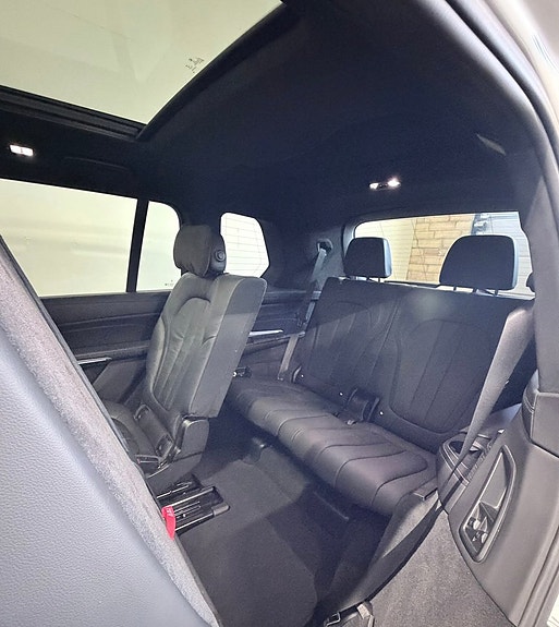 BMW X7 17 of 19