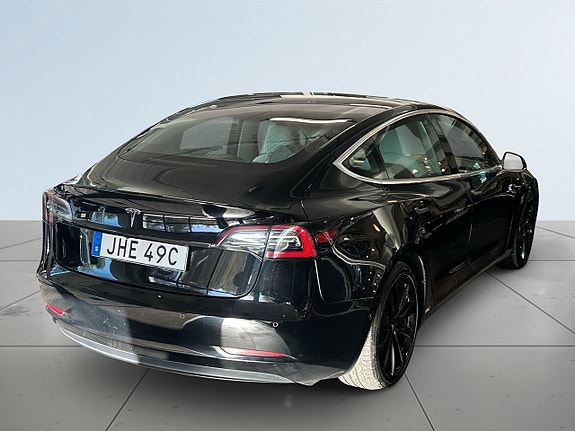 Tesla Model 3 6 of 18