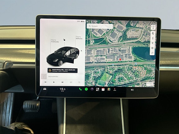 Tesla Model 3 11 of 18