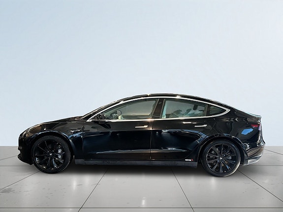 Tesla Model 3 4 of 18