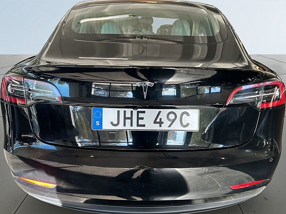 Tesla Model 3 12 of 18