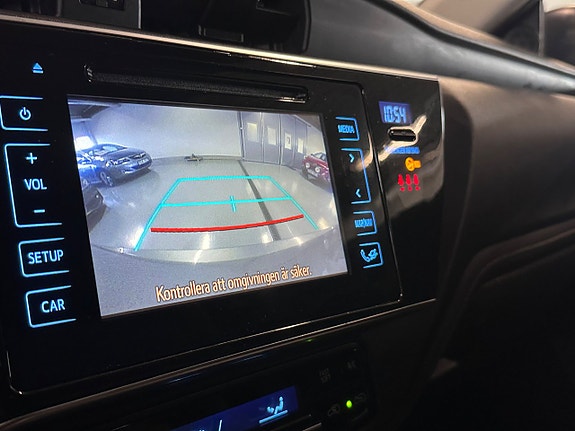 Toyota Auris 12 of 12