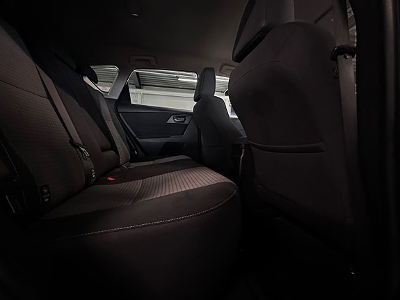 Toyota Auris 9 of 12