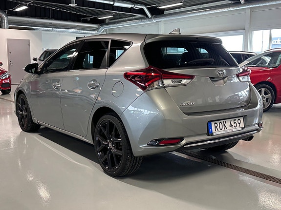 Toyota Auris 5 of 12