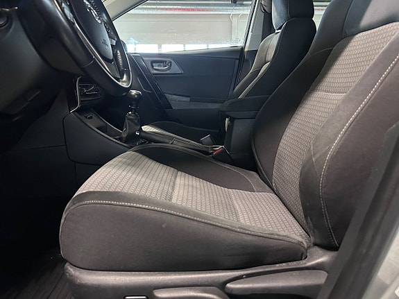 Toyota Auris 11 of 12