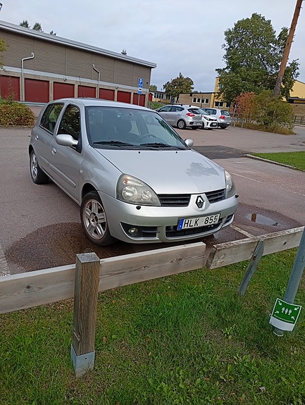 Renault Clio 2 of 4