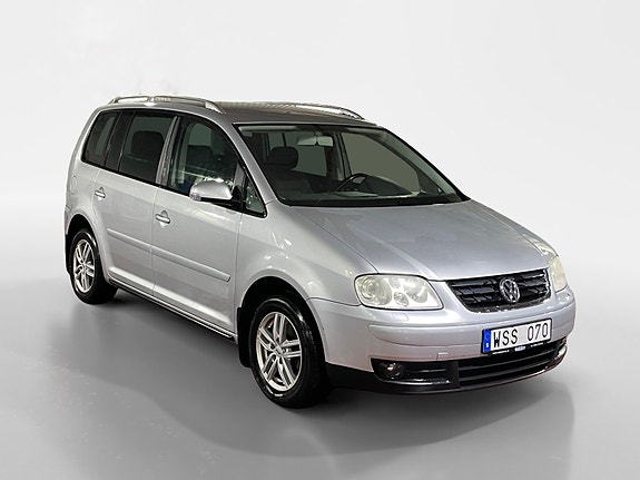 Volkswagen Touran 2 of 10