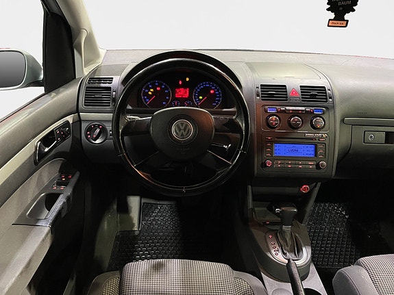 Volkswagen Touran 8 of 10