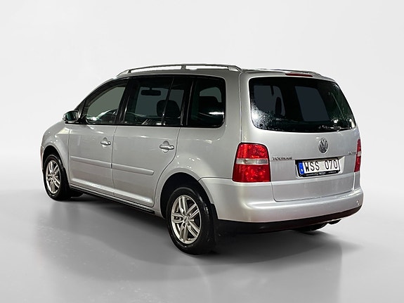 Volkswagen Touran 4 of 10