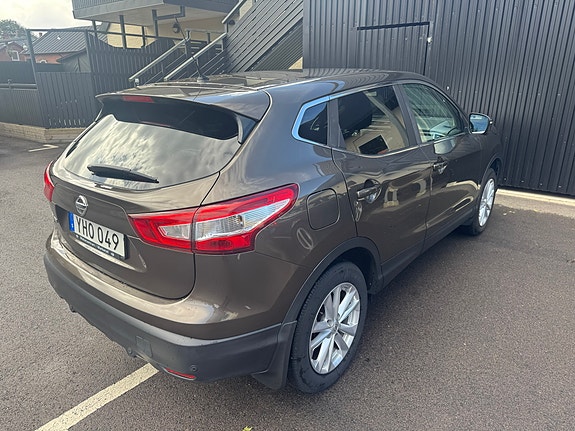 Nissan Qashqai 2 of 5