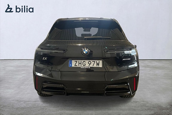 BMW iX 4 of 18