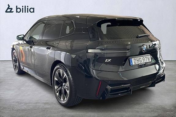 BMW iX 2 of 18
