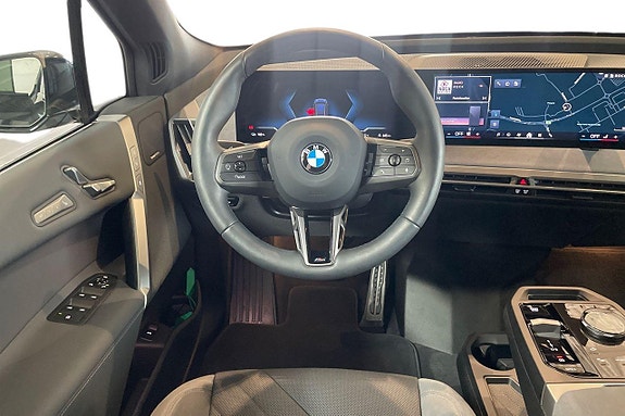 BMW iX 9 of 18