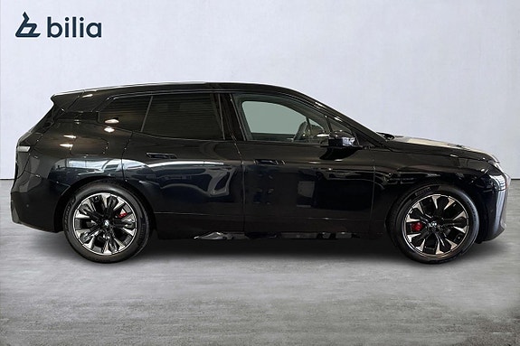 BMW iX 16 of 18