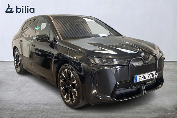 BMW iX 18 of 18
