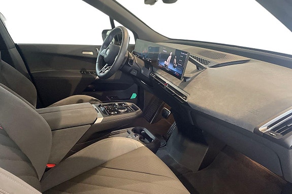 BMW iX 6 of 18