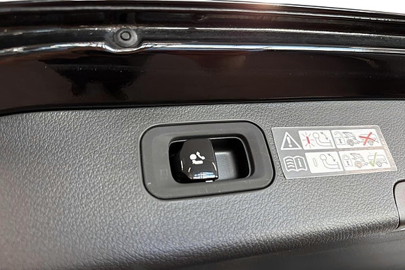 Mercedes-Benz C300 e 14 of 16