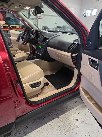 Land Rover Freelander 2 8 of 11