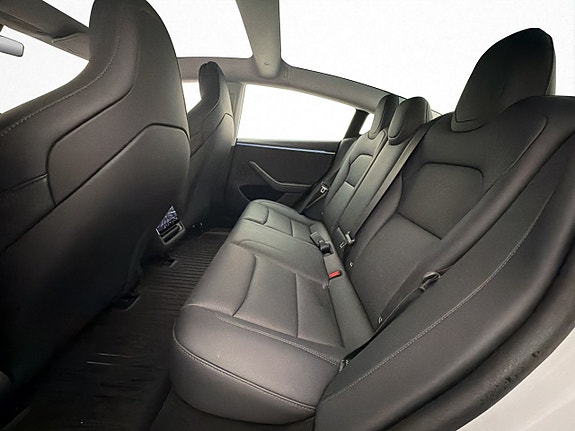 Tesla Model 3 26 of 30