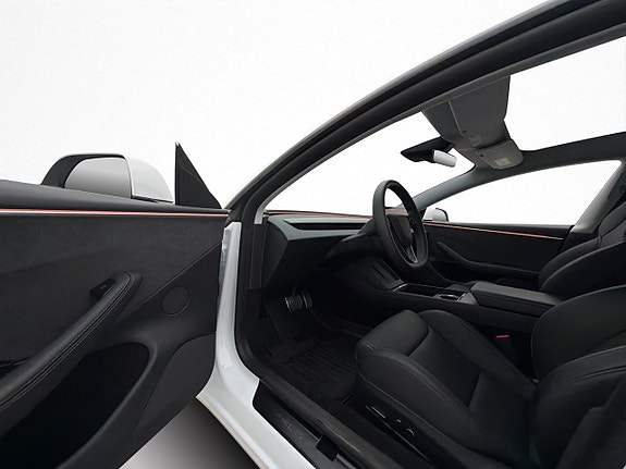 Tesla Model 3 11 of 30