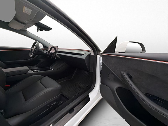 Tesla Model 3 30 of 30