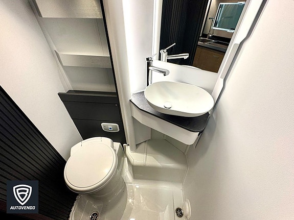 Adria Compact Select DL 13 of 15