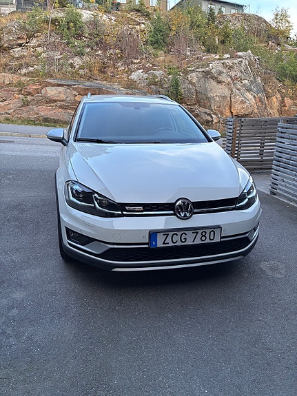 Volkswagen Golf Alltrack 4 of 11