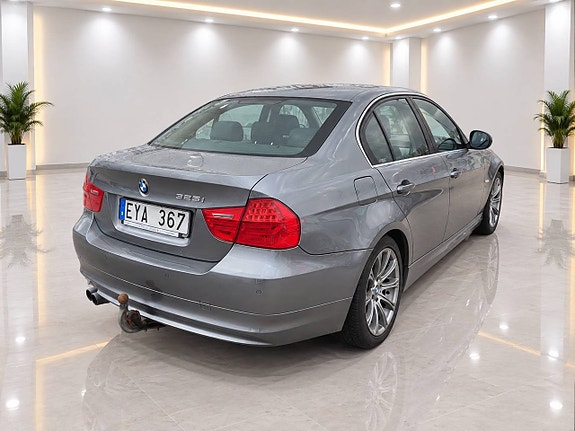 BMW 325i 5 of 7