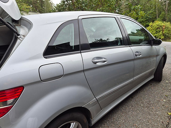 Mercedes-Benz B170 8 of 8