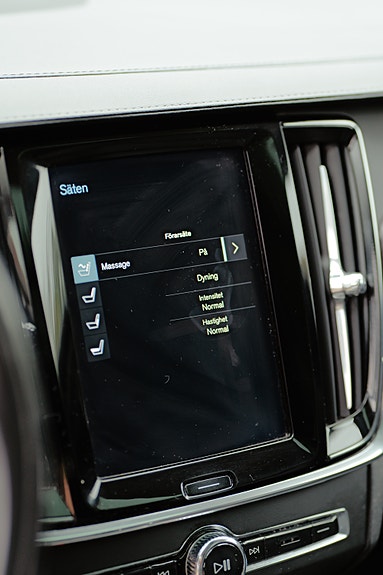 Volvo V90 Cross Country 7 of 11