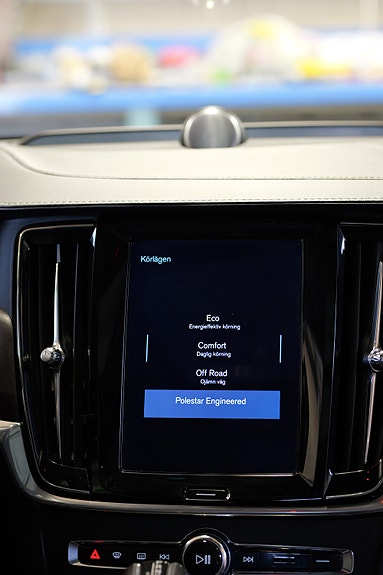 Volvo V90 Cross Country 8 of 11