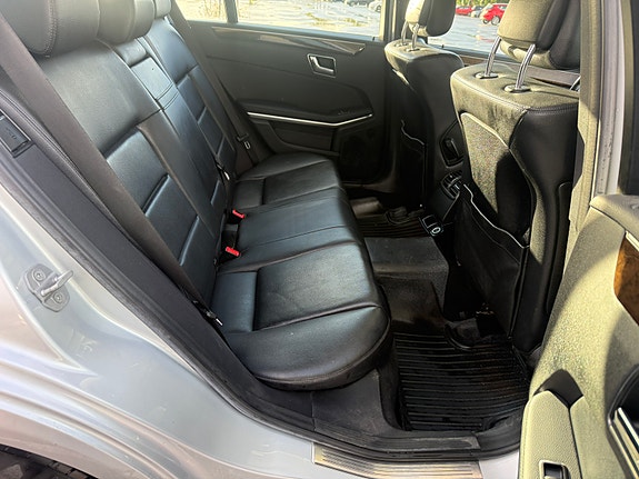 Mercedes-Benz E200 6 of 6