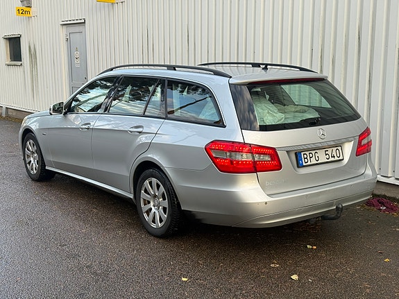 Mercedes-Benz E200 2 of 6