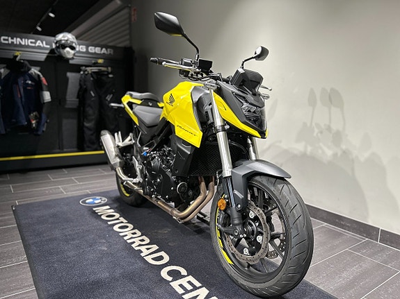 Honda CB750 Hornet / Helsystem/ Handtagsvärme /Quickshifter /Räntefri 3 of 19