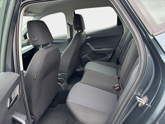 Seat Arona 13 of 15
